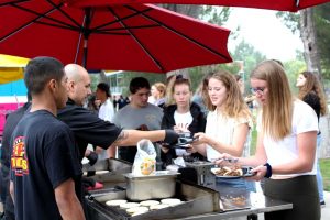 Students had the choice between six different food trucks at Picnic Day Sept. 29. Photo by Jovanni Garcia - Photojournalist