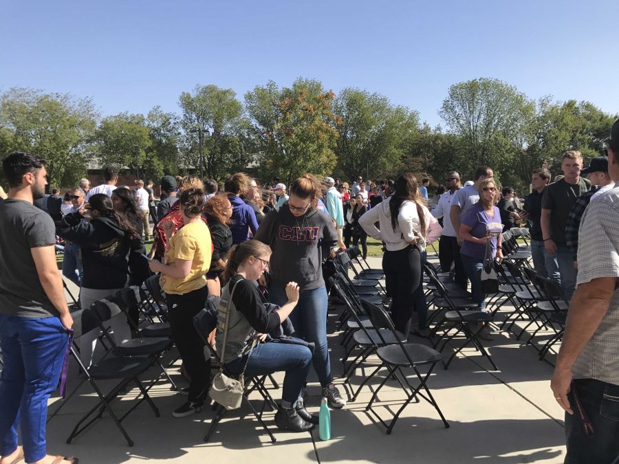 Students and community members congregated outside of Samuelson Chapel. During the chapel service, Rabbi Belle gave a prayer that asked for “The holy one who makes peace in heaven, make peace for us on Earth.”
