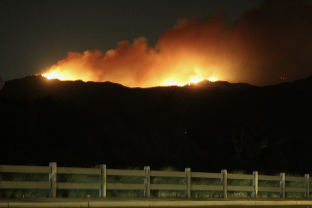 A view of the Woolsey fire from Woodranch neighborhood in Simi Valley. Taken Nov. 9 at 11:21 p.m.  Photo by Brooke Stanley - Sports Editor