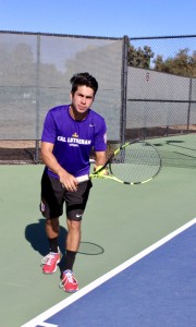 Jugando tenis: Sebastian Ariza practicando un deporte que sabe desde niño. Actualmente, es parte del equipo de Tenis de Cal Lu.  Photo por Christy Kurdys- Fotoperiodista