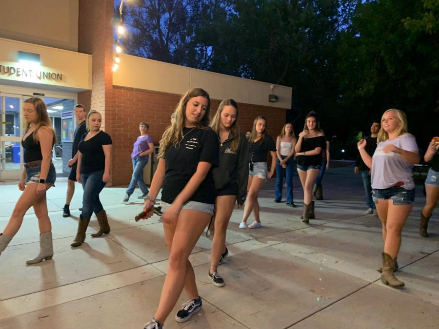 The Canyon Club offers lessons and discounts to students who attend Line Dancing Club. 