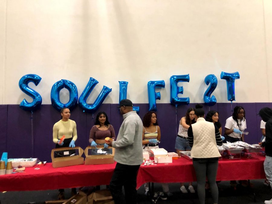 Soul food: Attendees lined up as BSU members served the night’s dinner, courtesy of Popeyes.
