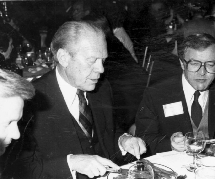 Vice President Gerald Ford, Landry Medal recipient and Jerry Miller dine at Cal Lutheran award banquet, March 1995.