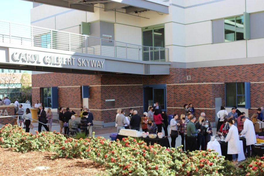 Before the dedication begins, members of the Cal Lutheran community gather under the Carol Gilbert skyway, which connects the Ahmanson Science Center to the new Swenson building.